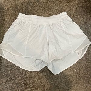 Lululemon White Hotty Hot Shorts, Size 4, Good condition